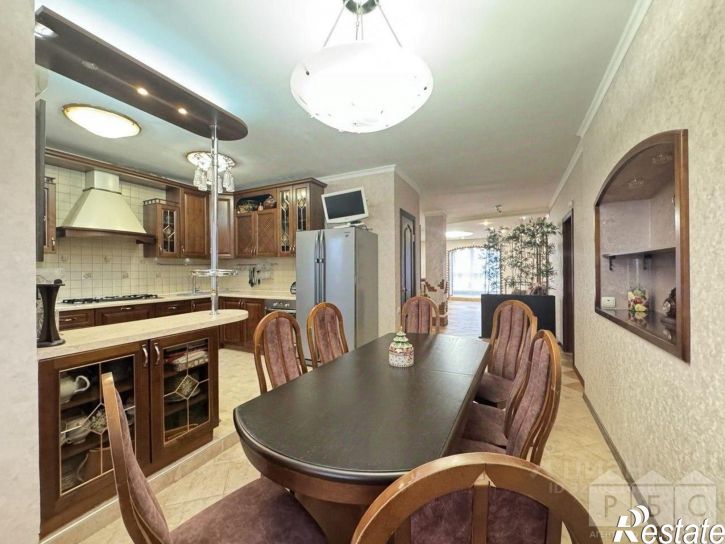 4-комн квартира улица Кутякова, 23-25,  д. 23-25