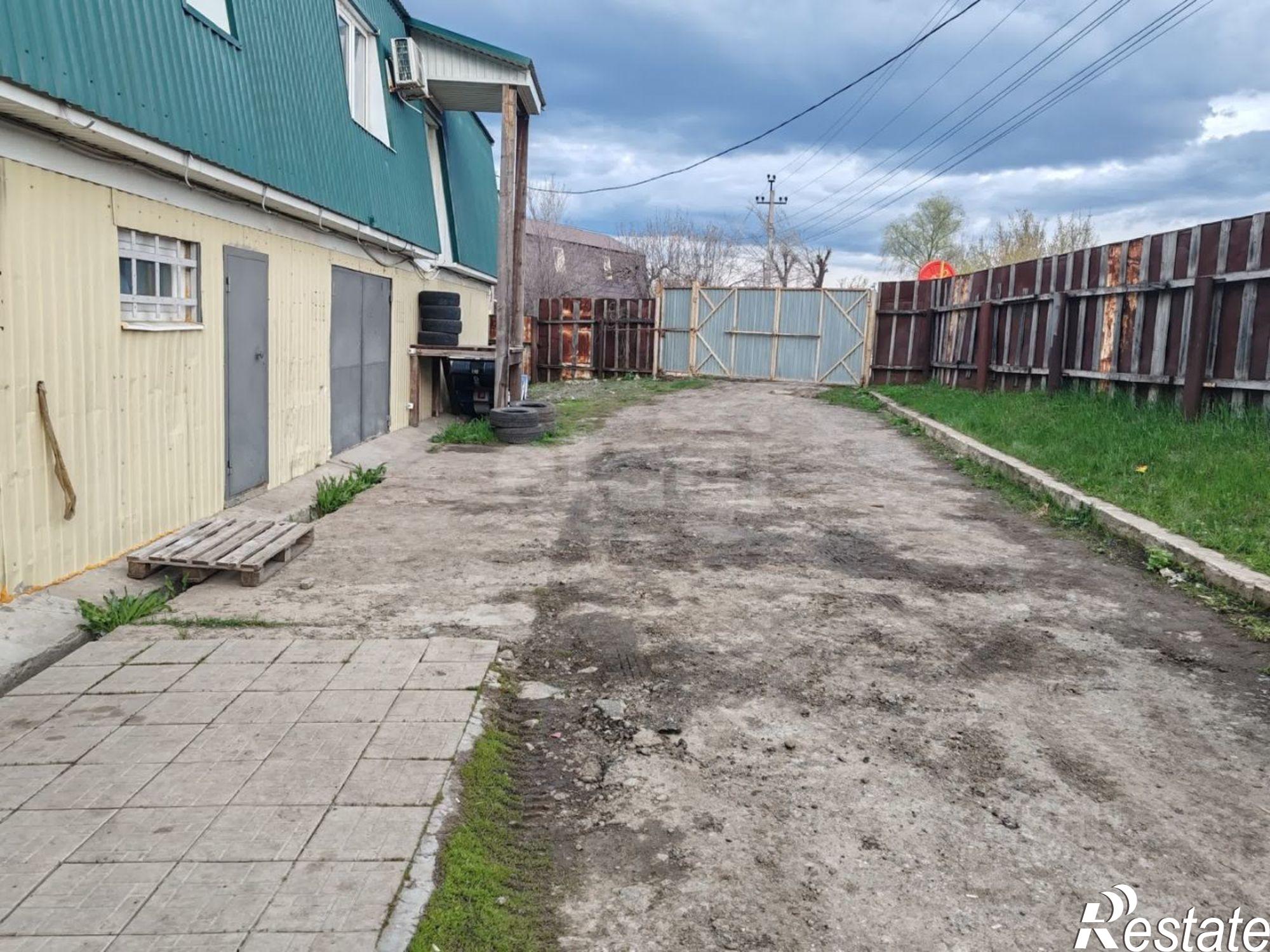 Купить торговое помещение за 47 000 300 рублей на Ивантеевская улица, 2