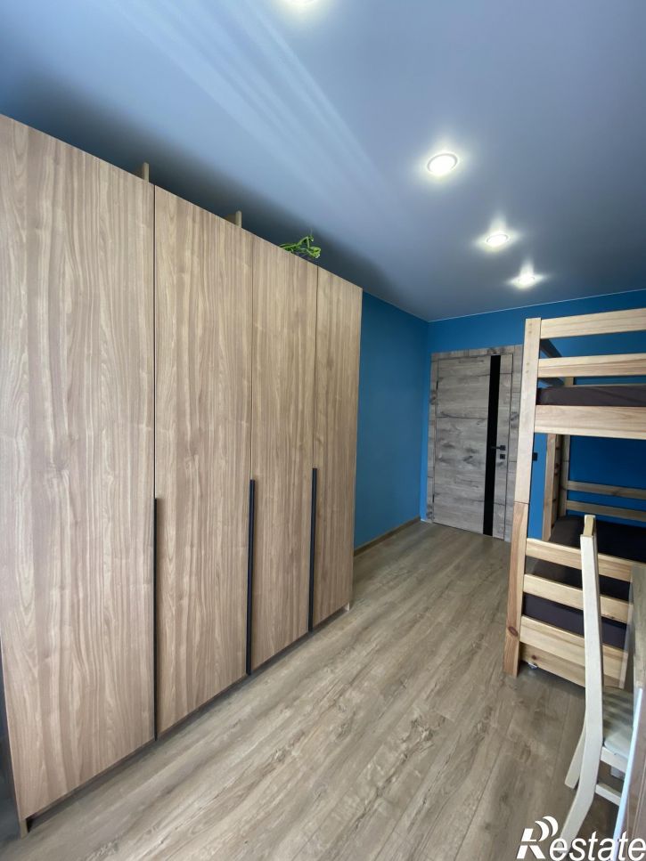 4-комн квартира 1 прокатная , 19