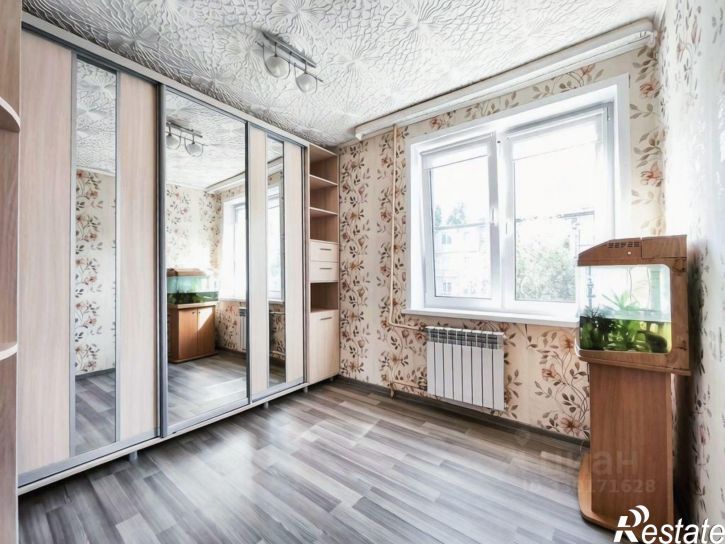 4-комн квартира улица Азина, 17А,  д. 17А