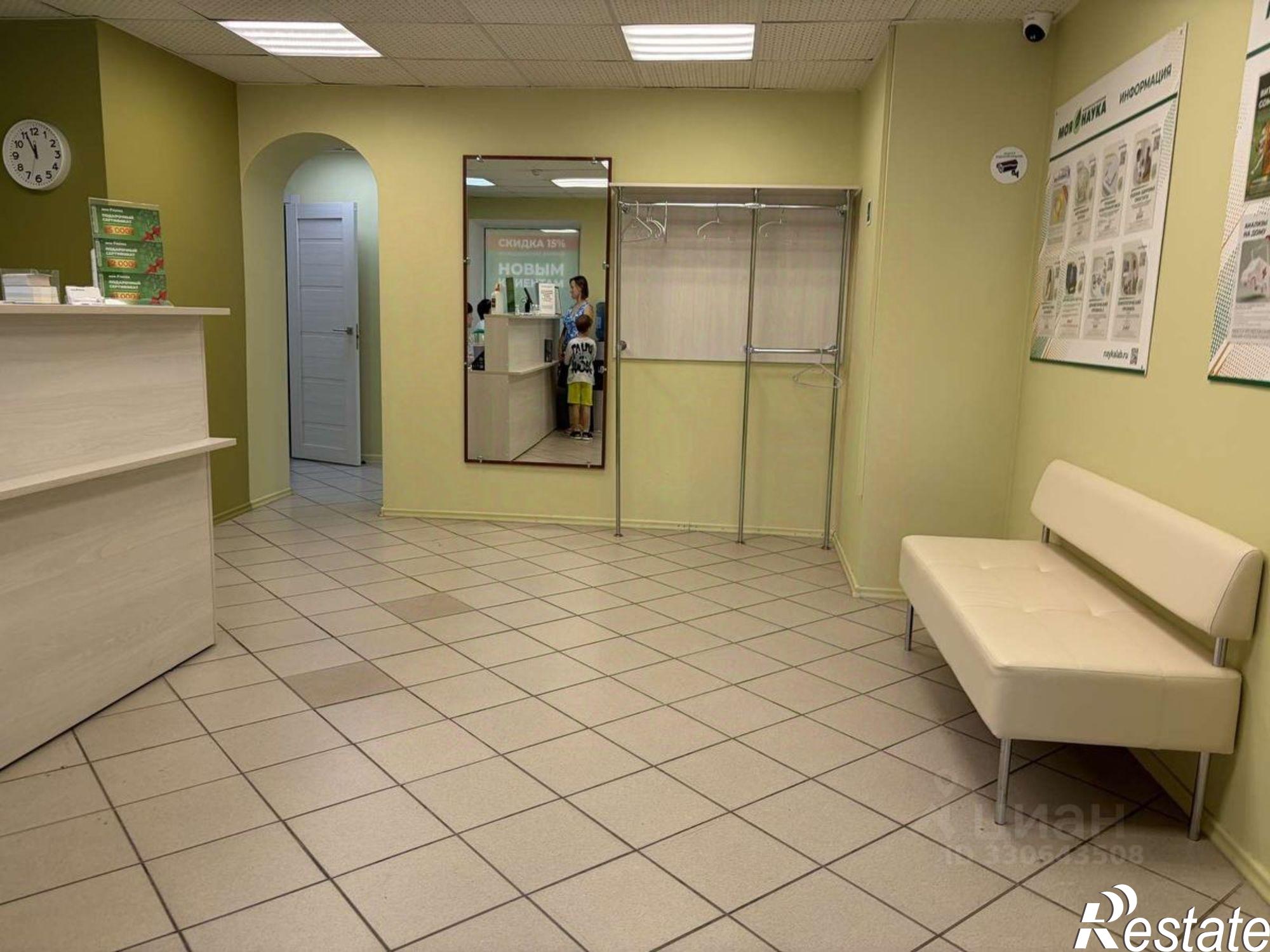 Купить торговое помещение за 18 500 000 рублей на Астраханская улица