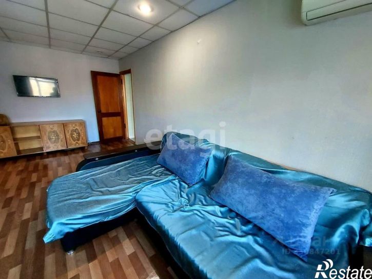 3-комн квартира улица Емлютина, 44Б,  д. 44Б