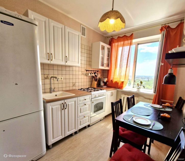 3-комн квартира Безымянная ул, 6