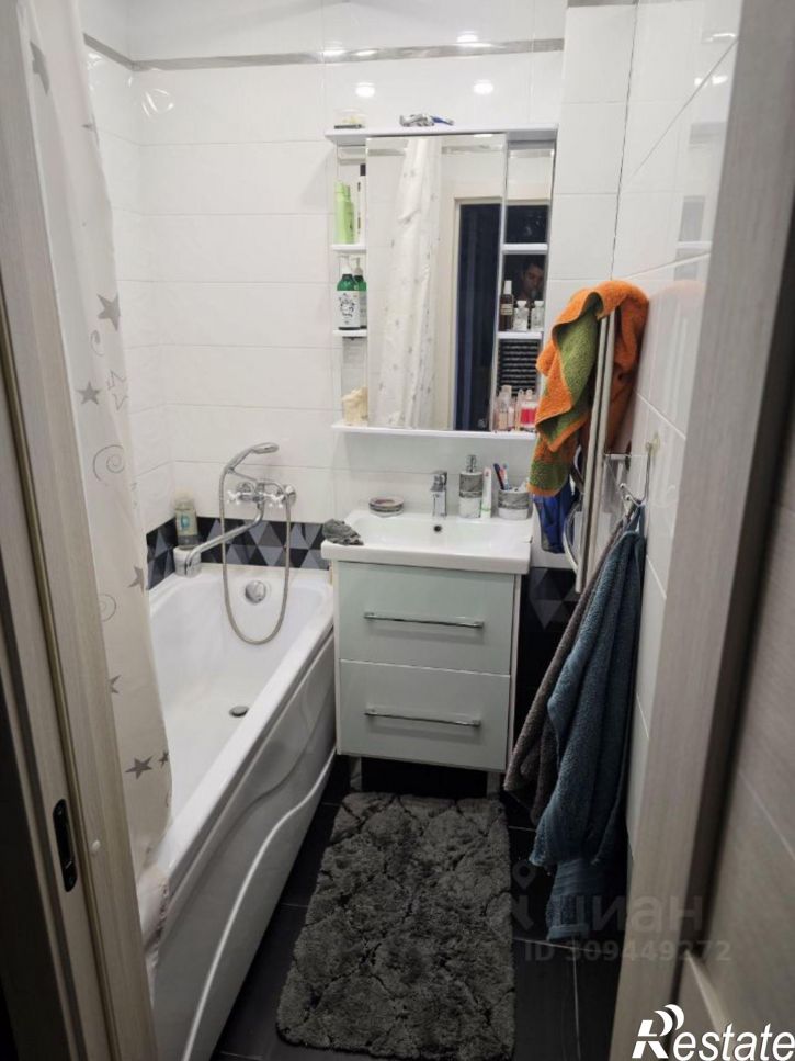 2-комн квартира ул Романтиков, 46Б,  д. 46Б
