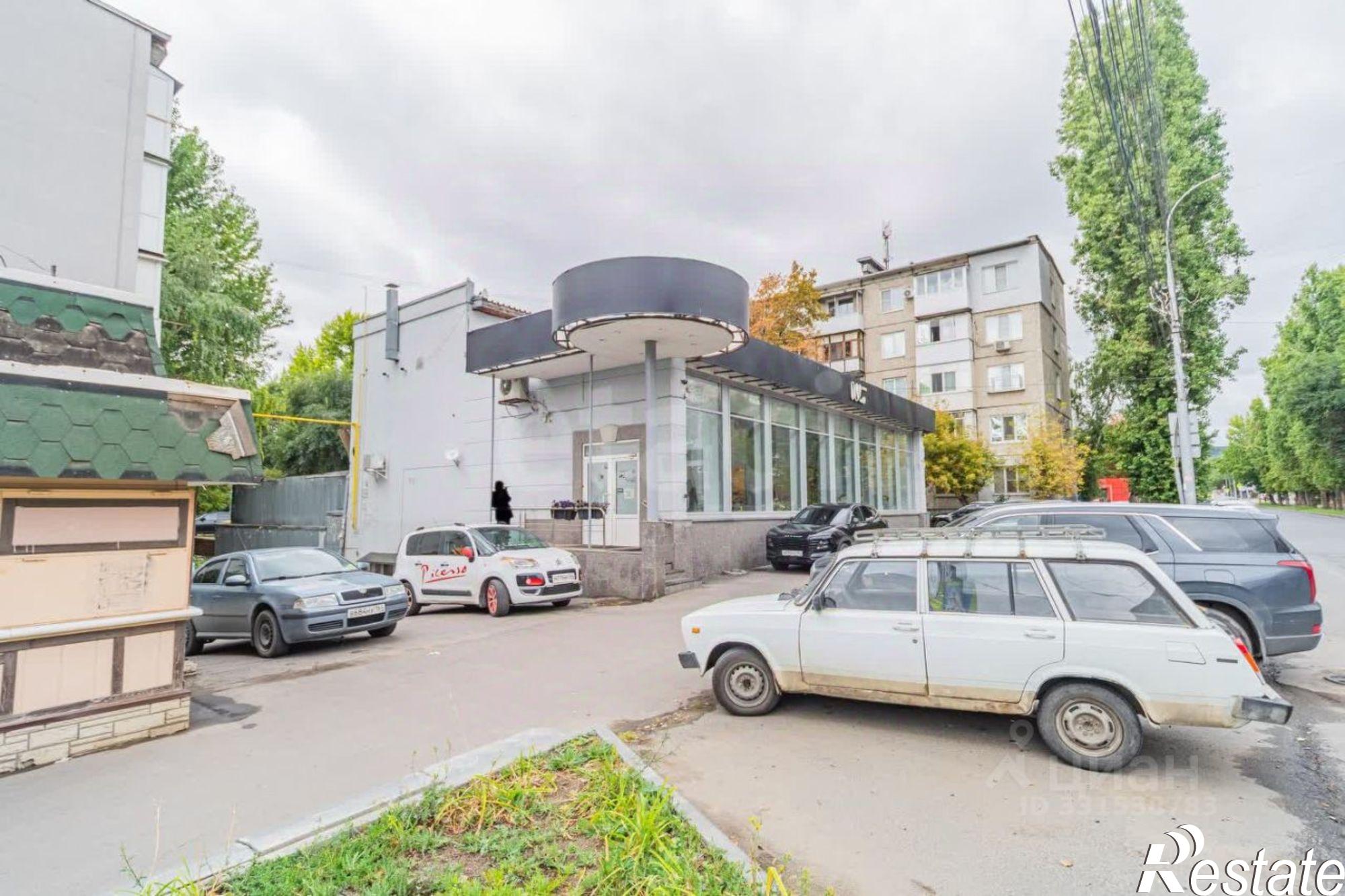Купить торговое помещение за 52 452 400 рублей на ул Рабочая, 101