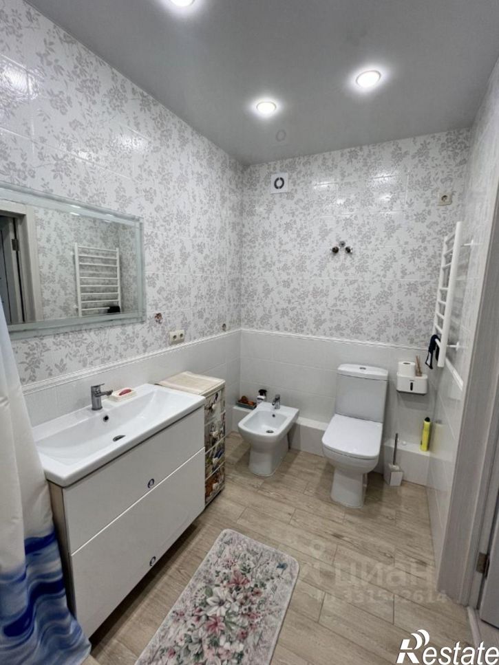 2-комн квартира пр-кт Героев Отечества, 6А,  д. 6А