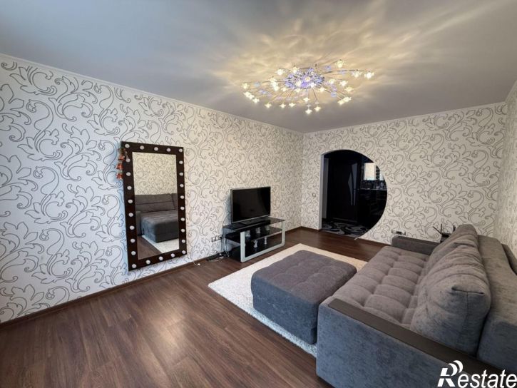 3-комн квартира Тархова ул, 27Б