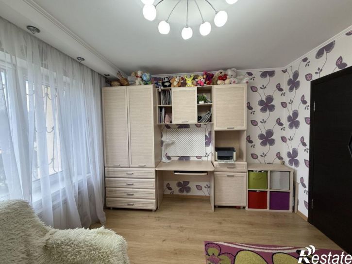 3-комн квартира Тархова ул, 27Б