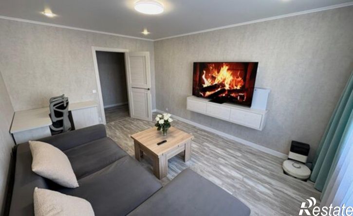 3-комн квартира ул Романтиков, 46,  д. 46