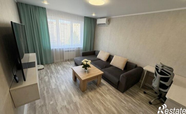 3-комн квартира ул Романтиков, 46,  д. 46