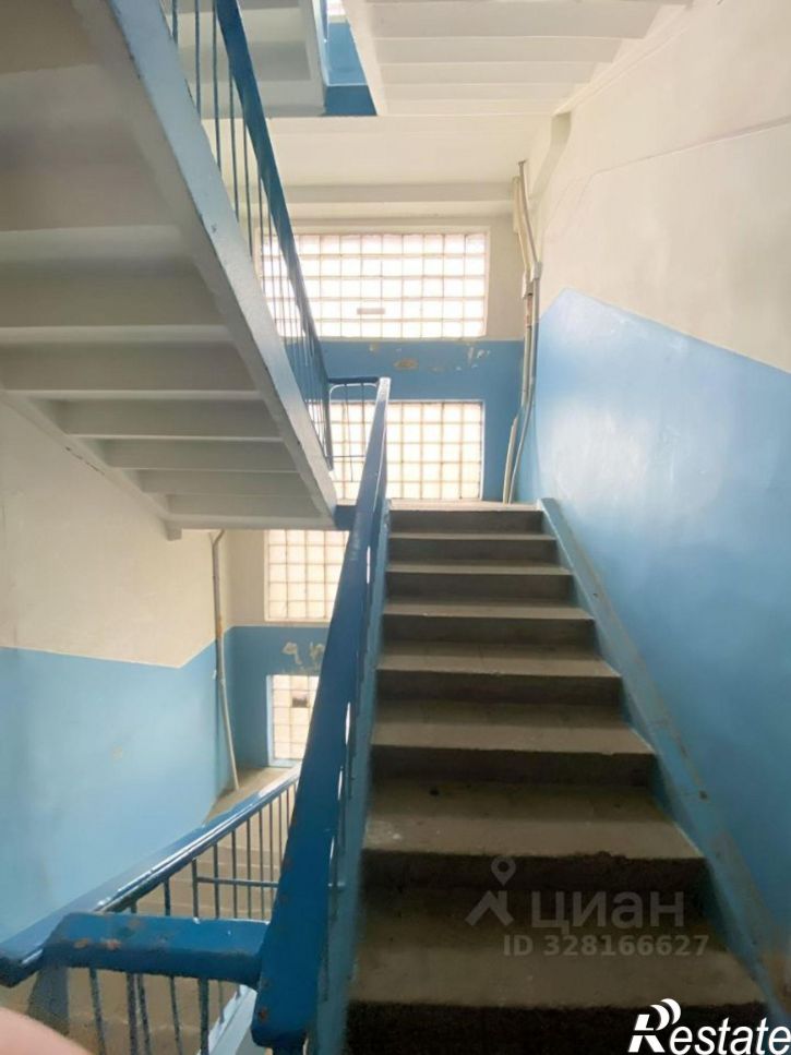 4-комн квартира пр-кт Строителей, 54Б,  д. 54Б