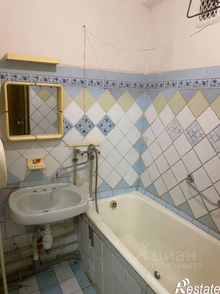 4-комн квартира пр-кт Строителей, 54Б,  д. 54Б