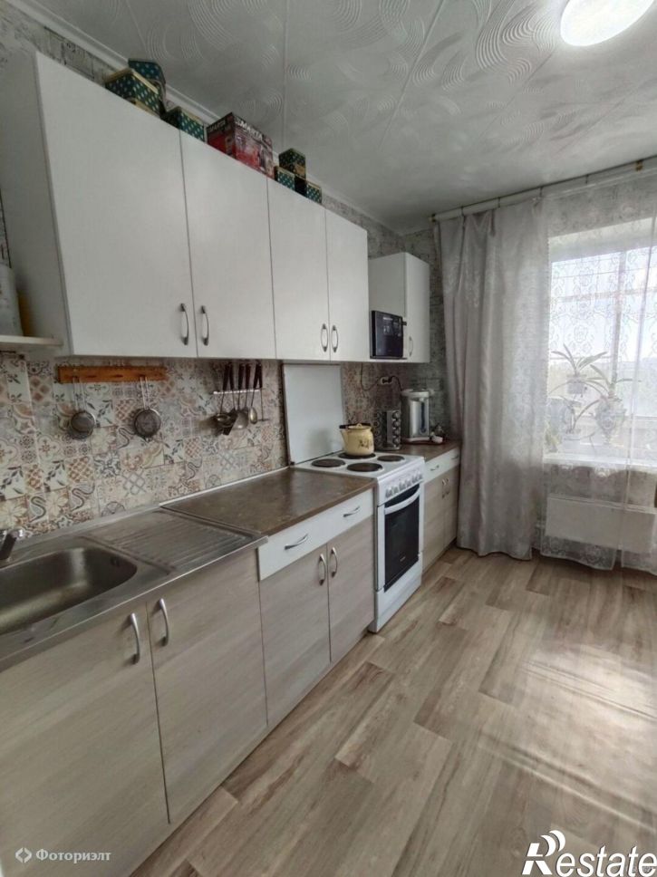 4-комн квартира Тархова ул, 1