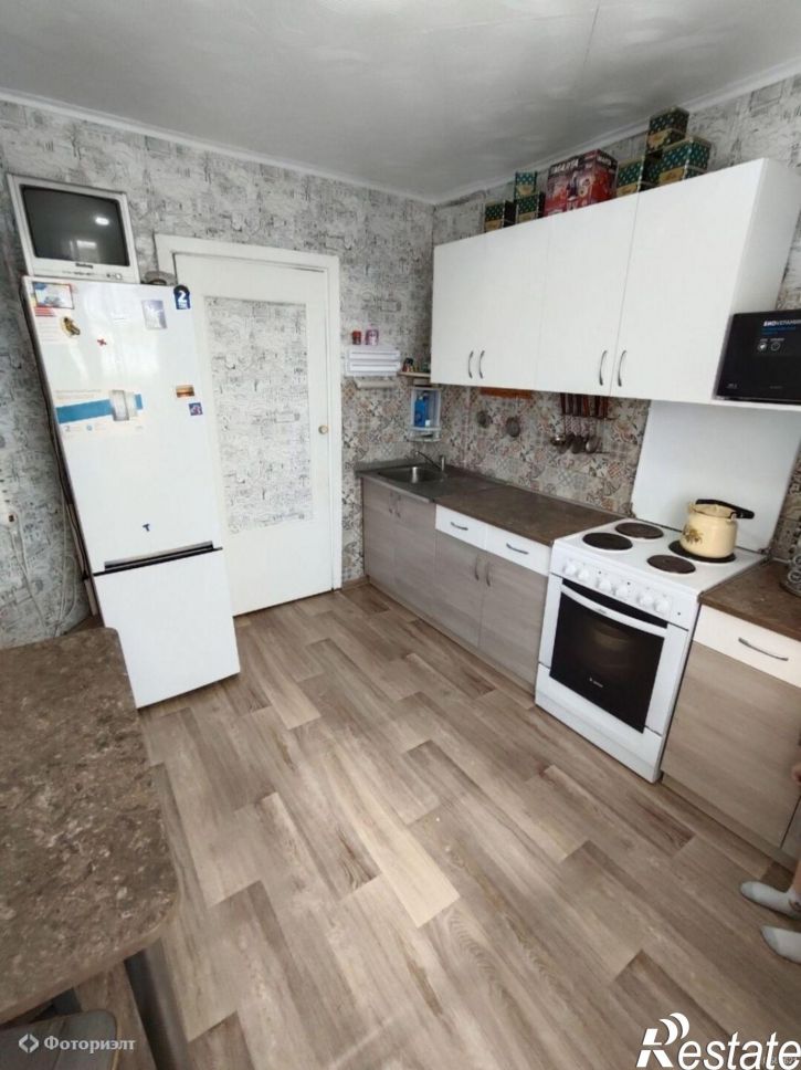 4-комн квартира Тархова ул, 1