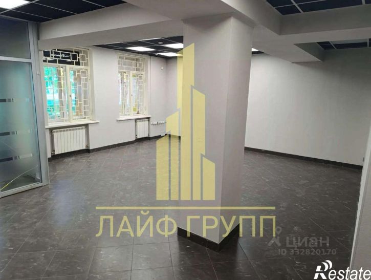 Торговое помещение пл им Орджоникидзе Г.К., 11,  д. 11