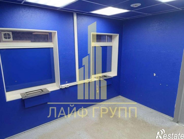 Торговое помещение пл им Орджоникидзе Г.К., 11,  д. 11