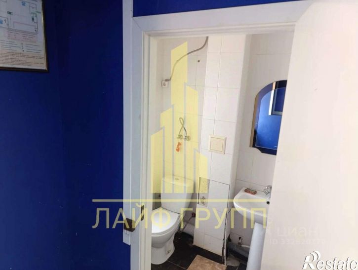 Торговое помещение пл им Орджоникидзе Г.К., 11,  д. 11
