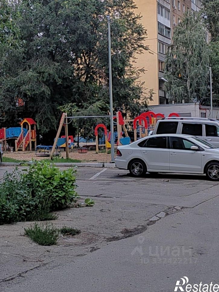 2-комн квартира ул им Слонова И.А., 42/48,  д. 42/48