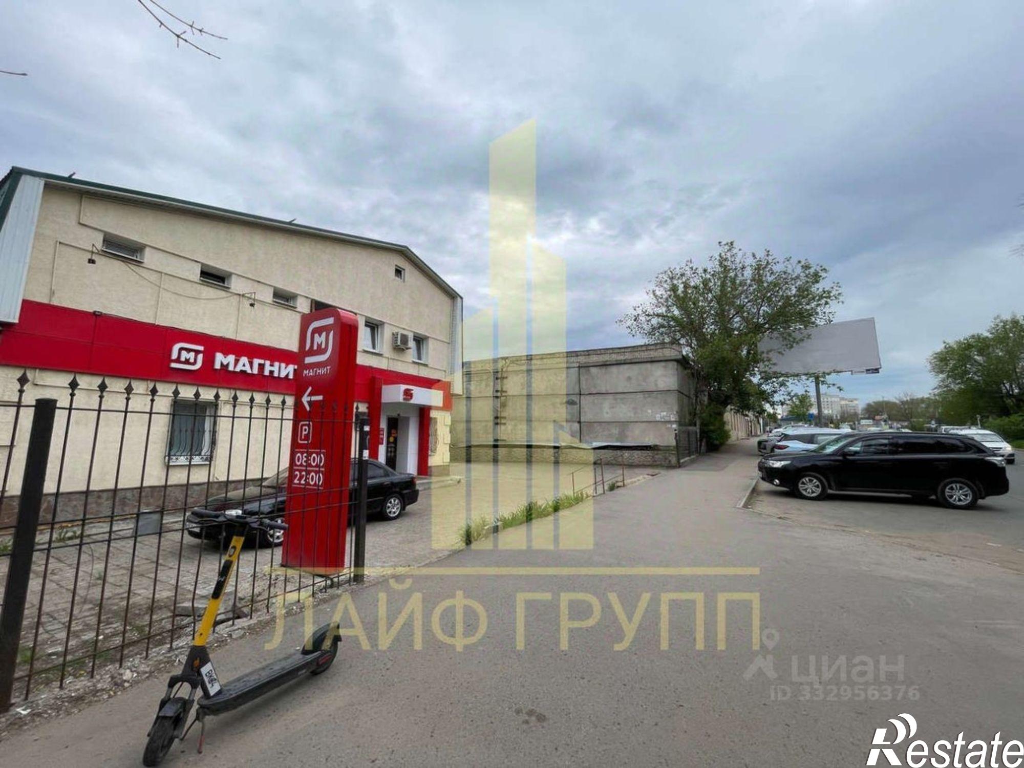Купить торговое помещение за 47 901 000 рублей на ул Танкистов, 90