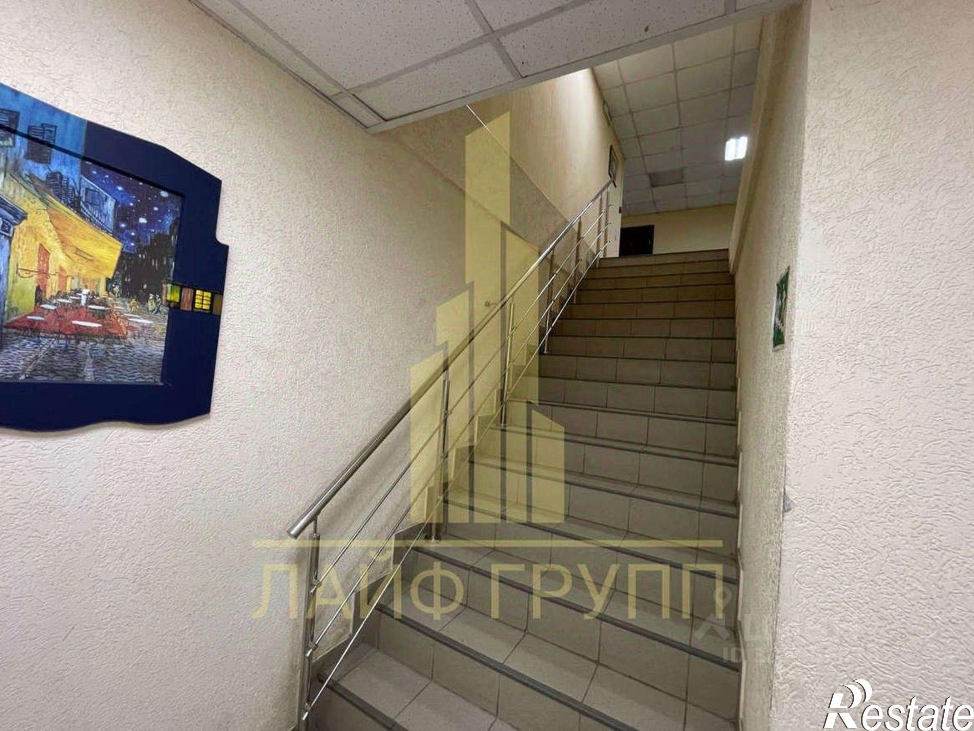 Купить торговое помещение за 47 901 000 рублей на ул Танкистов, 90