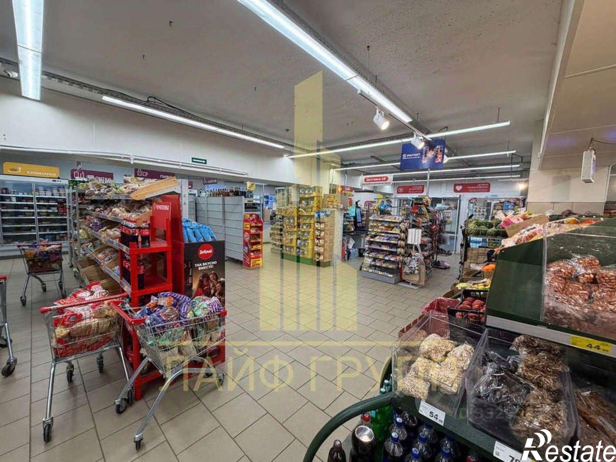 Купить торговое помещение за 47 901 000 рублей на ул Танкистов, 90