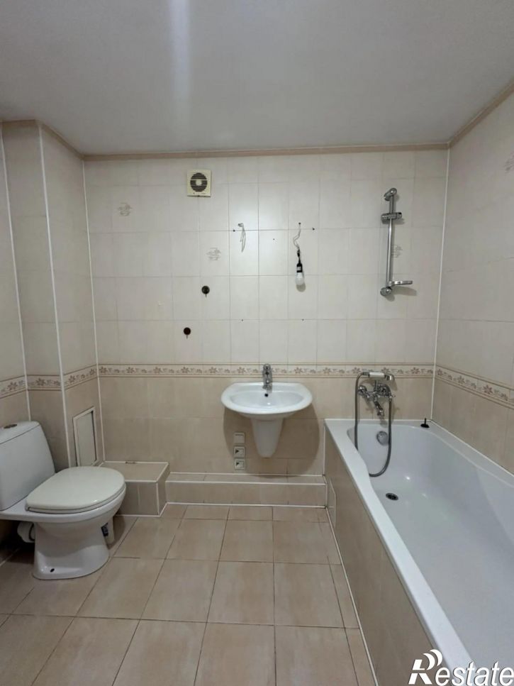 3-комн квартира Усть-Курдюмская, 3