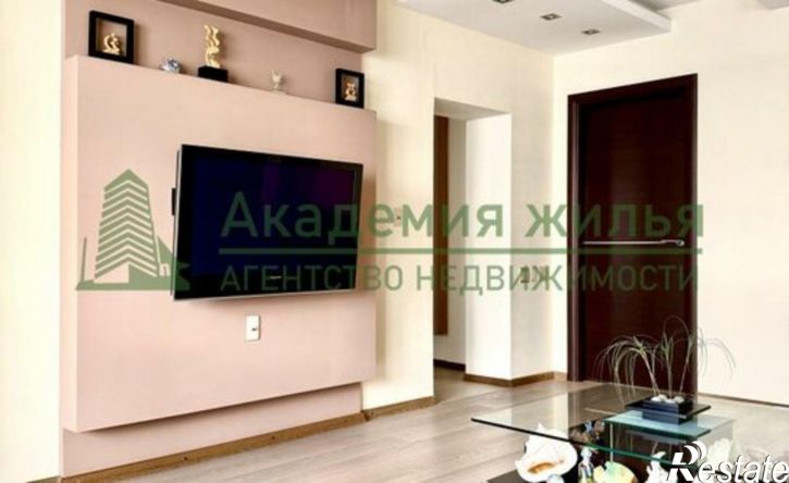 4-комн квартира ул им Чернышевского Н.Г., 92Б,  д. 92Б