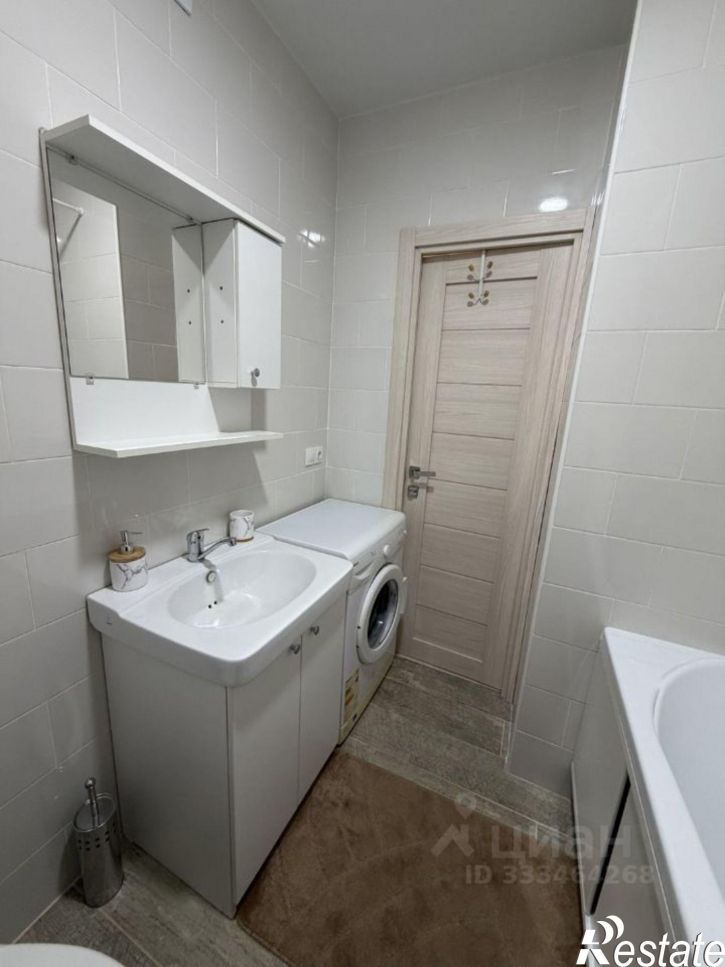 1-комн квартира пр-кт Героев Отечества, 4А,  д. 4А