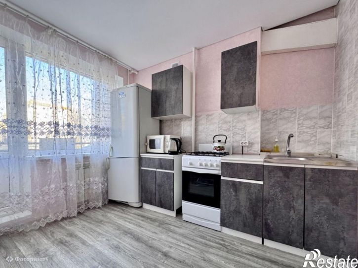 4-комн квартира Топольчанская ул, 1б