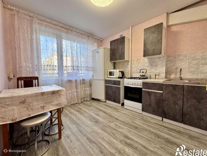 4-комн квартира Топольчанская ул, 1б