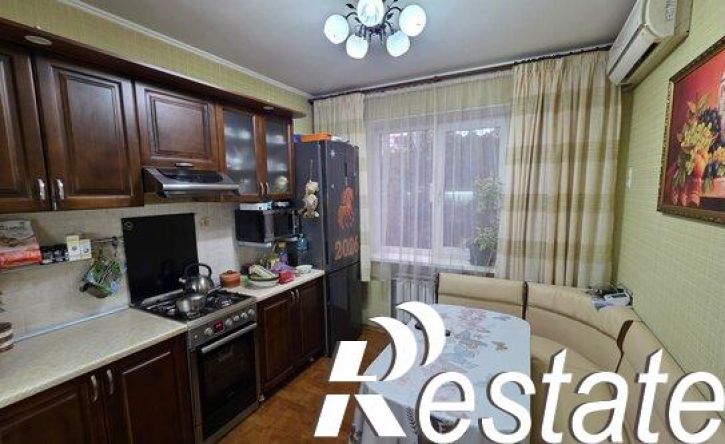 3-комн квартира улица Бардина, 8,  д. 8