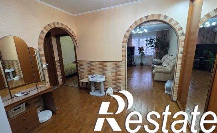 3-комн квартира улица Бардина, 8,  д. 8