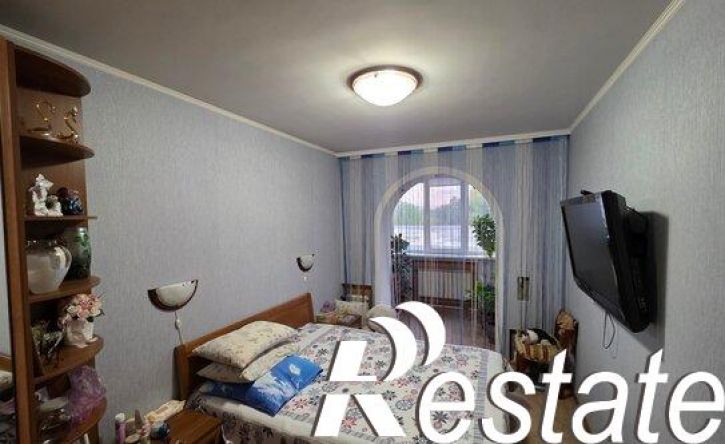 3-комн квартира улица Бардина, 8,  д. 8