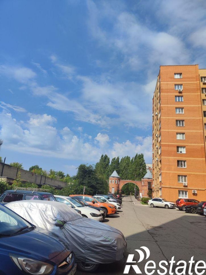 Гараж/парковка Весенняя ул, 1
