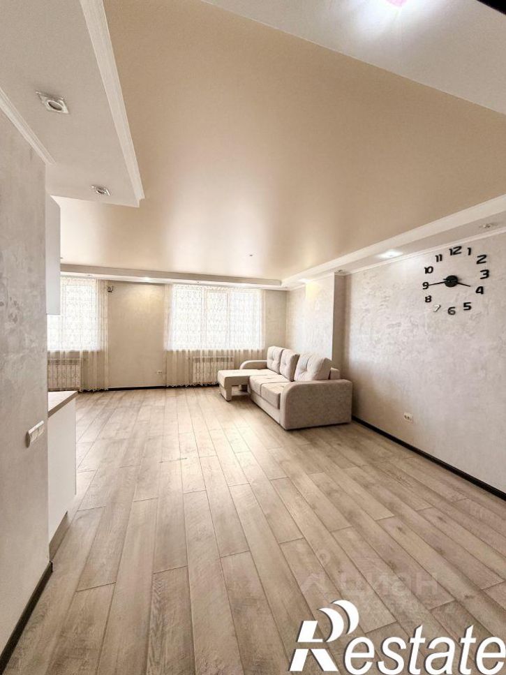 3-комн квартира улица Тархова, 29Б,  д. 29Б