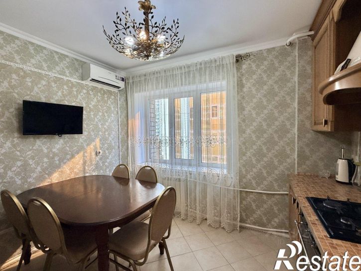 3-комн квартира улица Рахова, 108,  д. 108