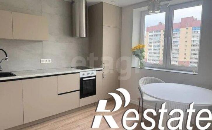 2-комн квартира проспект Героев Отечества, 8,  д. 8