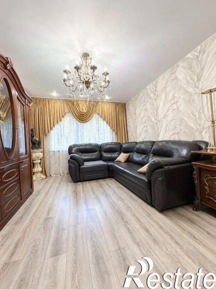 3-комн квартира улица Чехова, 1,  д. 1