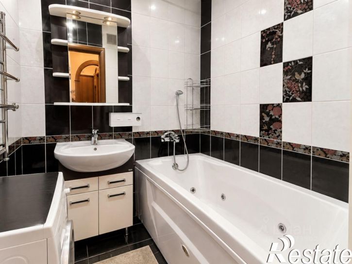 3-комн квартира улица Тархова, 40,  д. 40