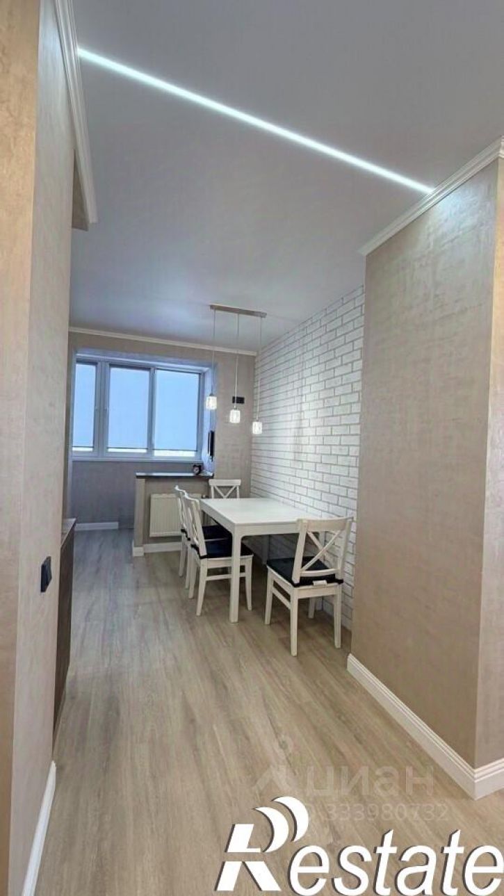 2-комн квартира улица Академика Антонова (дублёр), 24,  д. 24
