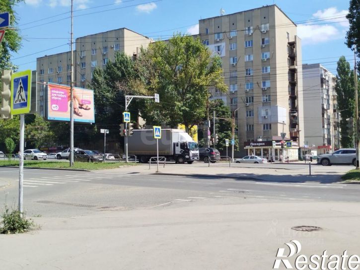 Комната проспект Строителей, 18,  д. 18