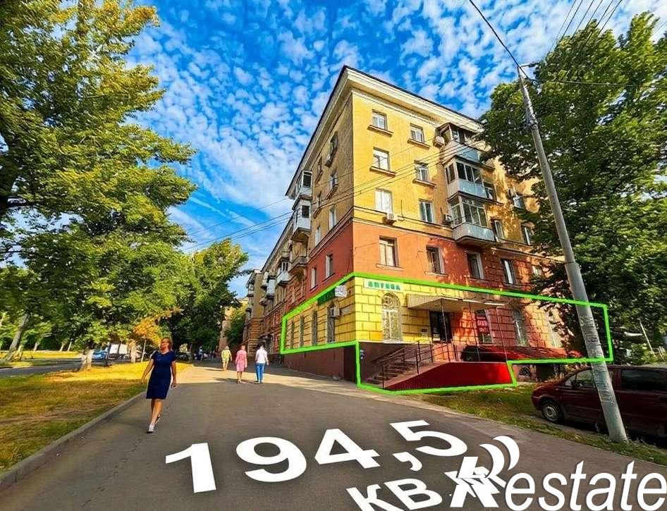 Купить торговое помещение за 12 400 000 рублей на Шехурдина улица, 44