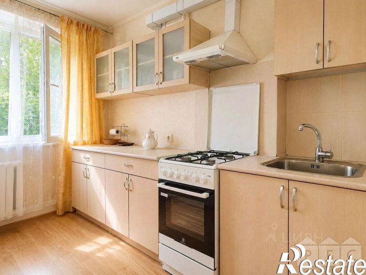 3-комн квартира улица Азина, 21,  д. 21