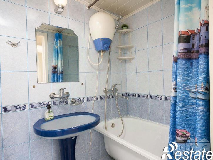 3-комн квартира улица Азина, 21,  д. 21