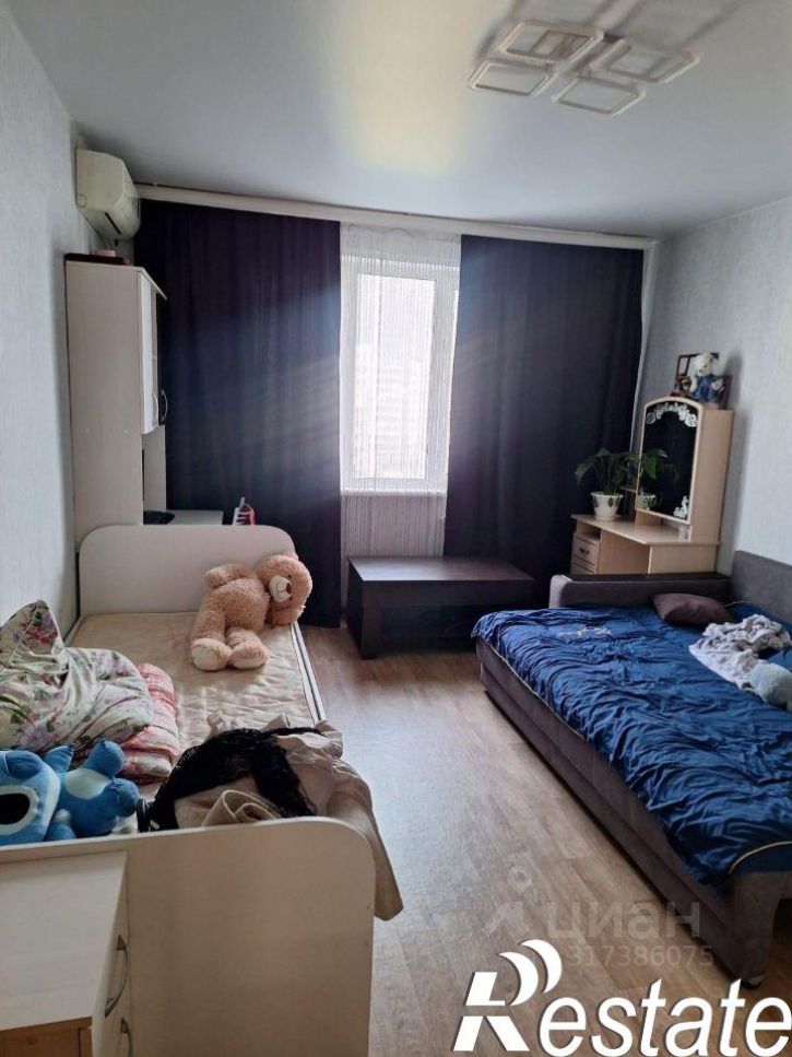 2-комн квартира улица Михаила Галкина-Враского, 3,  д. 3