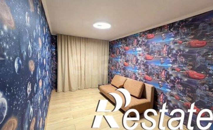 2-комн квартира улица Тархова, 27Б,  д. 27Б
