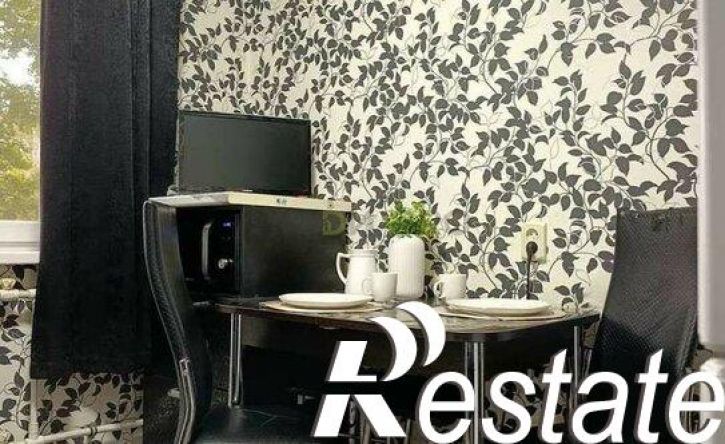 3-комн квартира улица Тархова, 24,  д. 24
