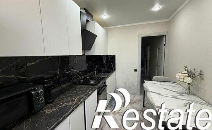 3-комн квартира проспект Строителей, 86,  д. 86