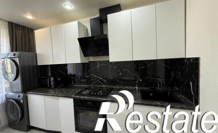 3-комн квартира проспект Строителей, 86,  д. 86