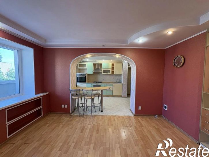 3-комн квартира Усть-Курдюмская, 3